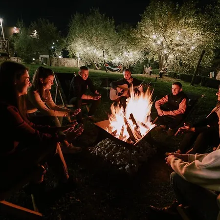 Stara Pravda 2* בוקובל