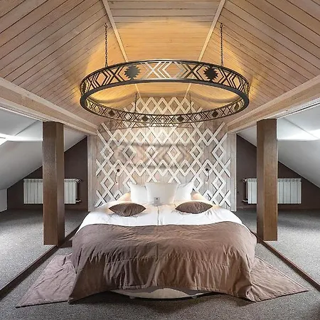 Stara Pravda Μπούκοβελ